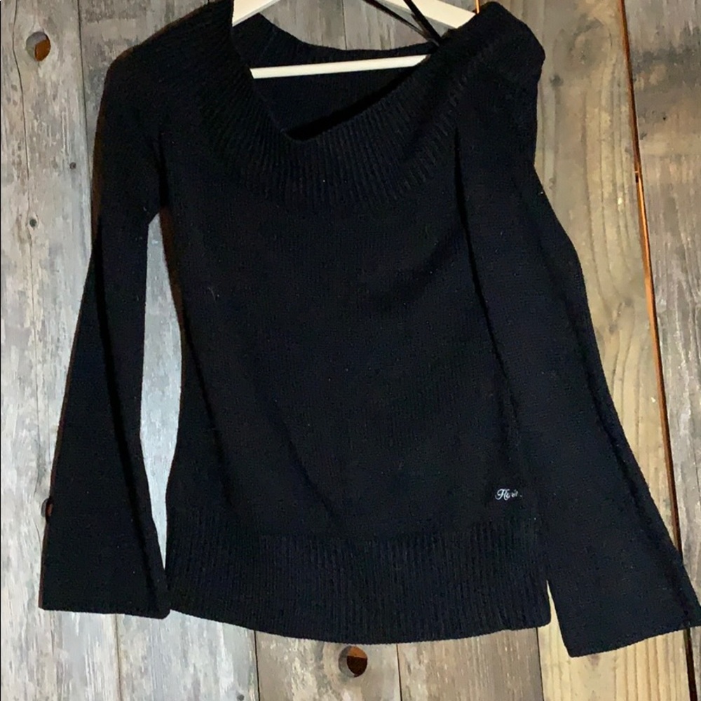 HURLEY flare sleeve sweater top!